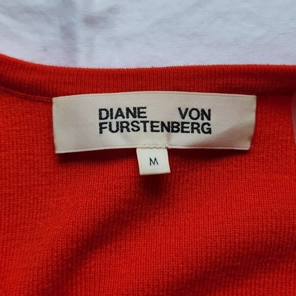 🎉 Diane Von Furstenberg rear cutout Sweater 🎉 - Picture 4 of 6